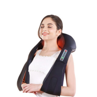 Appareil massage électrique Shiatsu noir sur jeune femme