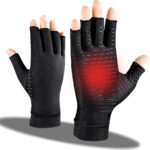 Gants de compression noirs sur fond blanc.