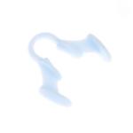 Pince nasale anti ronflement en silicone sur fond blanc