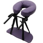 Support de tête avec repose bras pour table de massage ici sur fond blanc.