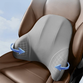 Coussin qui améliore la posture pour chaise ergonomique, ici posé sur un siège de voiture en cuir