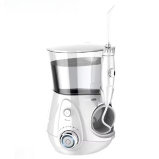 Hydrojet intelligent avec grand réservoir sur fond blanc