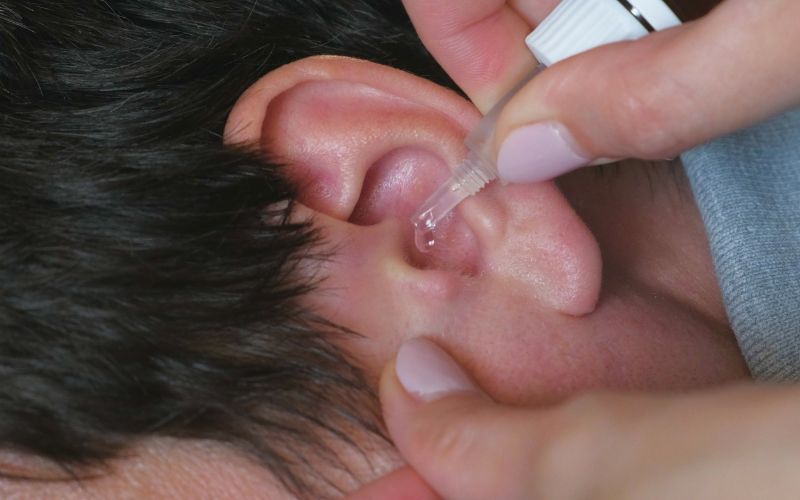 Quel est le meilleur produit pour nettoyer les oreilles ? Quel est le meilleur produit pour nettoyer les oreilles ? Conseils meilleur produit nettoyer oreilles 7