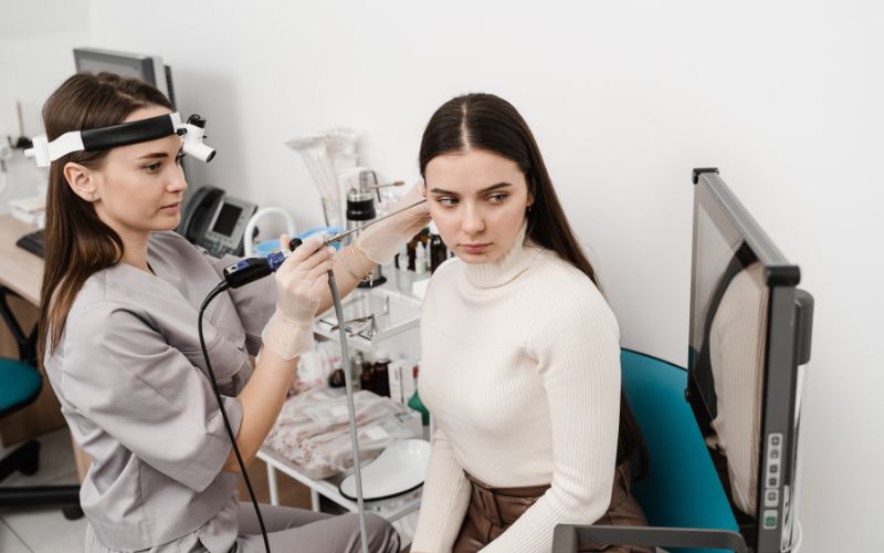 Nettoyeur d'oreille : comment bien l'utiliser ? Nettoyeur d'oreille : comment bien l'utiliser ? Conseils nettoyeur oreille comment bien utiliser 9