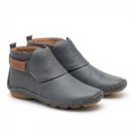 Paire de chaussures bottines à scratch orthopédiques femme