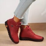 Paire de chaussures bottines orthopédiques rouges à lacets pour femme 6